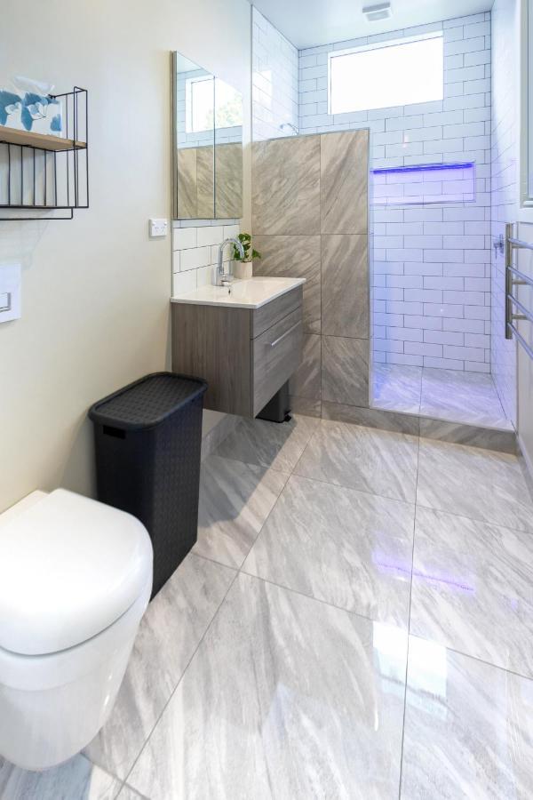 St Albans Gem Single Level Studio With Queen Bed Apartment Christchurch Exterior photo